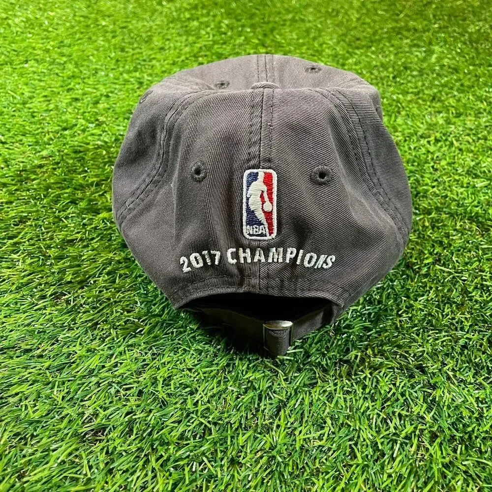 Adidas Golden State Warriors 5x NBA Champions 2017 gray cap